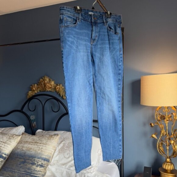 Old Navy Rockstar Super Skinny Blue Jeans - Picture 2 of 9